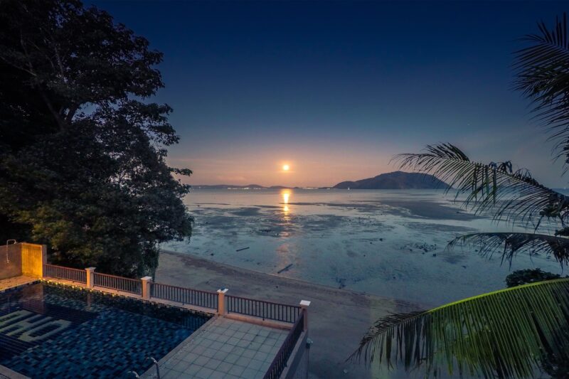 3 Nights at Paradise Island Resort